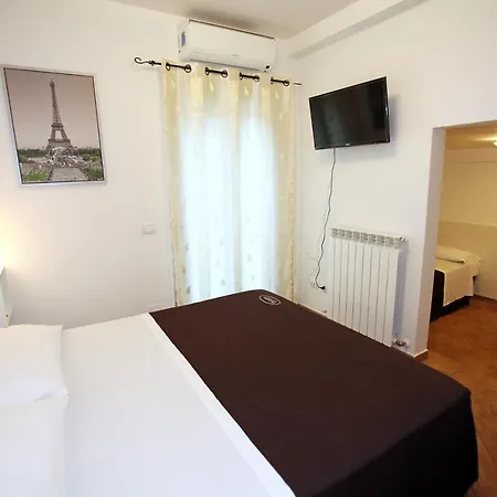 Orchidea & Couette-café 3*