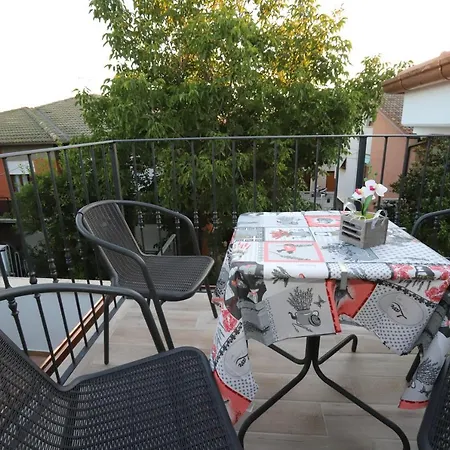 Orchidea & Nocleg ze śniadaniem 3*